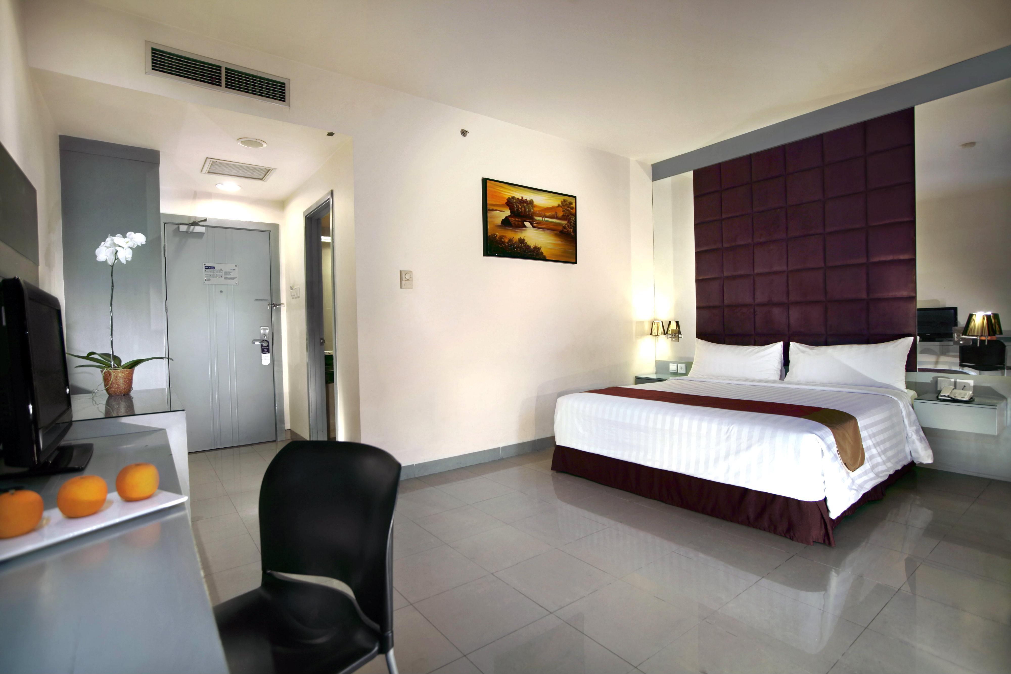 Royal Palm Hotel & Conference Center Cengkareng Jakarta Extérieur photo