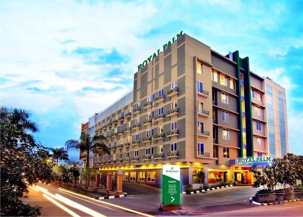 Royal Palm Hotel & Conference Center Cengkareng Jakarta Extérieur photo