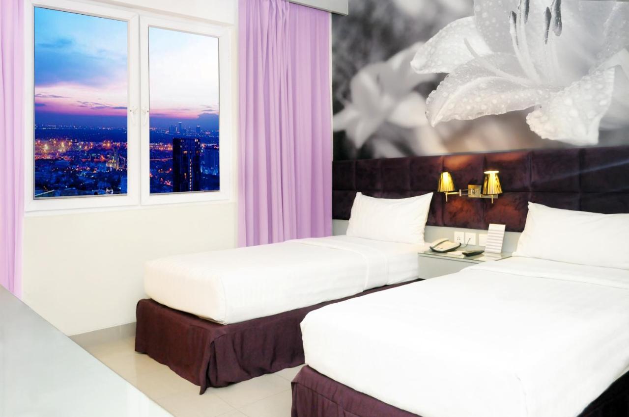 Royal Palm Hotel & Conference Center Cengkareng Jakarta Extérieur photo